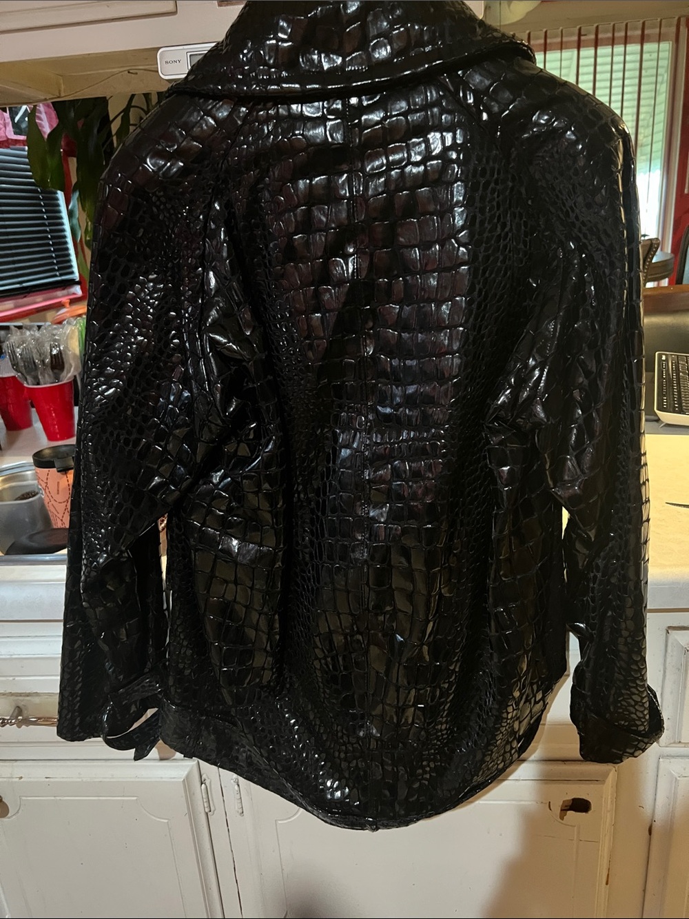Saint Laurent Black Croc-Embossed Patent Trench Jacket - Picture 5 of 7